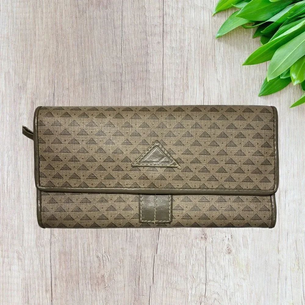 Vintage Liz Claiborne Wallet